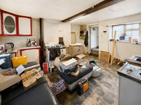 4 bedroom Semi-detached house for sale in Church Lane, North Carlton, LN1