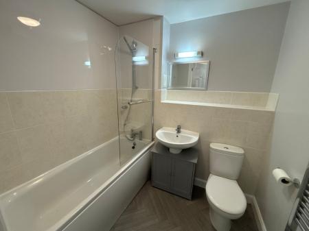 2 bedroom Flat to let in Allenby Close, Lincoln, LN3