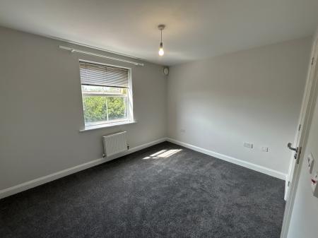 2 bedroom Flat to let in Allenby Close, Lincoln, LN3