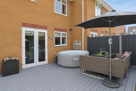 3 bedroom End of terrace house for sale in King Drive, Bracebridge Heath, LN4