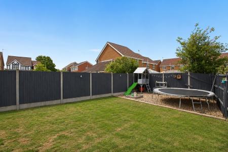 3 bedroom End of terrace house for sale in King Drive, Bracebridge Heath, LN4