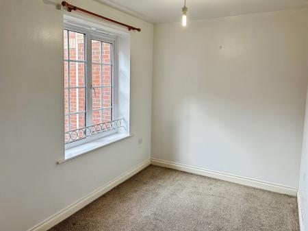 2 bedroom Flat to let in Tiber Road, North Hykeham, LN6