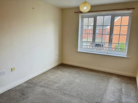 2 bedroom Flat to let in Tiber Road, North Hykeham, LN6