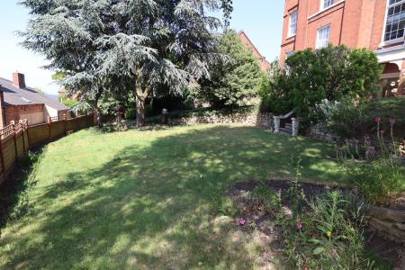 1 bedroom Flat to let in Spring Hill, City Centre, Lincoln, LN1