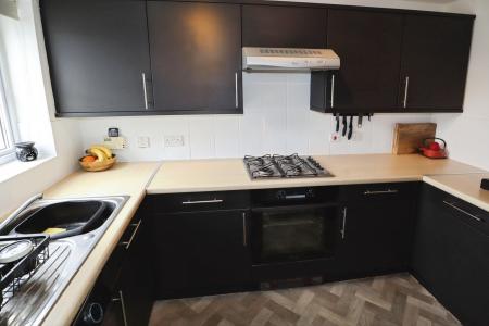 2 bedroom Semi-detached house to let in Sycamore Grove, Lincoln, LN4