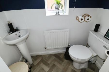 2 bedroom Semi-detached house to let in Sycamore Grove, Lincoln, LN4