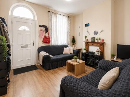 2 bedroom Terraced House for sale in St Hughs Street, Lincoln, LN2