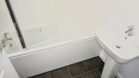 3 bedroom Semi-detached house to let in Vespasian Way, North Hykeham, LN6