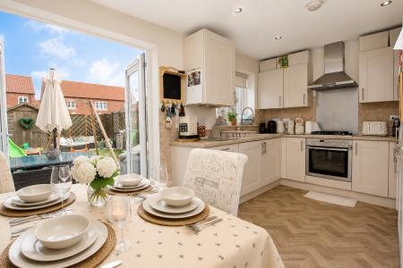 3 bedroom Town house for sale in Rutland Avenue, Waddington, LN5