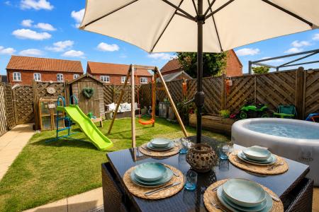 3 bedroom Town house for sale in Rutland Avenue, Waddington, LN5