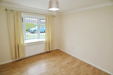 4 bedroom Bungalow to let in Hibaldstow Close, Lincoln, LN6