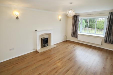 4 bedroom Bungalow to let in Hibaldstow Close, Lincoln, LN6