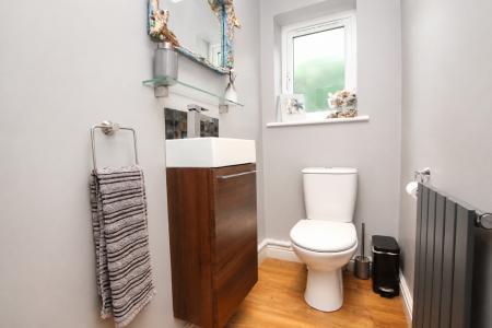3 bedroom Detached house for sale in Beckside, Normanby-by-Spital, LN8