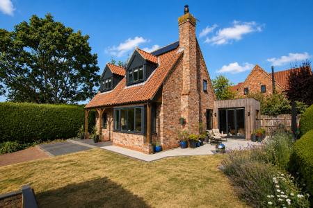 3 bedroom Detached house for sale in Beckside, Normanby-by-Spital, LN8