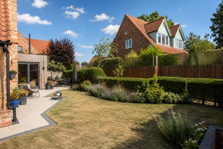 3 bedroom Detached house for sale in Beckside, Normanby-by-Spital, LN8