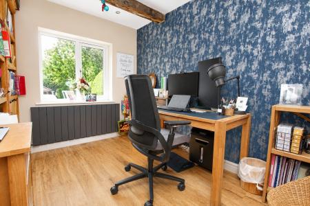 3 bedroom Detached house for sale in Beckside, Normanby-by-Spital, LN8
