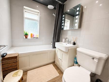 3 bedroom End of terrace house for sale in Chaucer Drive, Lincoln, LN2