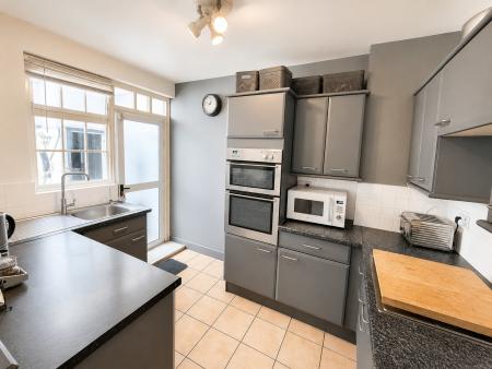 3 bedroom End of terrace house for sale in Chaucer Drive, Lincoln, LN2