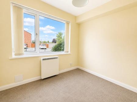 2 bedroom Flat for sale in Hawthorn Chase, Lincoln, LN2