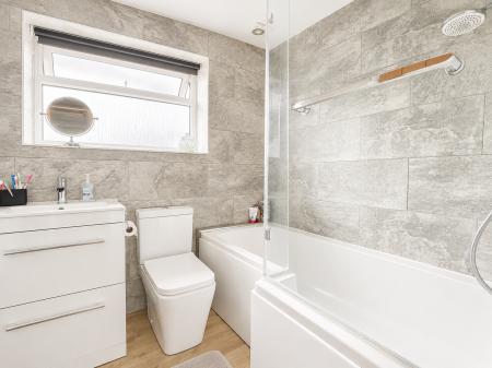 3 bedroom Semi-detached house for sale in Oakdene Avenue, Bracebridge Heath, LN4