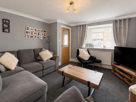 3 bedroom Semi-detached house for sale in Oakdene Avenue, Bracebridge Heath, LN4