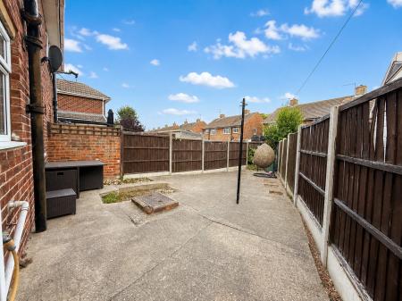 2 bedroom Semi-detached house for sale in Swaby Close, Lincoln, LN2