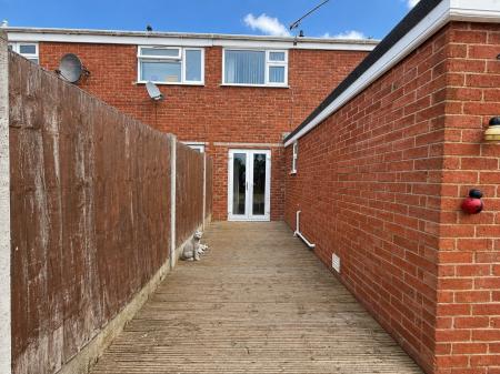 3 bedroom Semi-detached house for sale in Sykes Lane, Saxilby, LN1