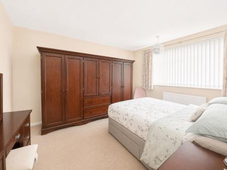 3 bedroom Semi-detached house for sale in Sykes Lane, Saxilby, LN1