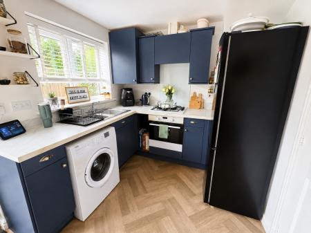 2 bedroom Semi-detached house for sale in Cupola Close, North Hykeham, LN6