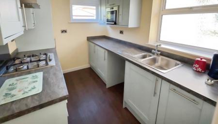 3 bedroom Semi-detached house to let in Moorland Avenue, Lincoln, LN6