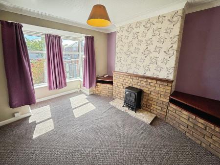3 bedroom Semi-detached house to let in Moorland Avenue, Lincoln, LN6