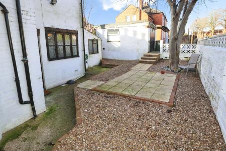 3 bedroom End of terrace house to let in Sherbrooke Street, Lincoln, LN2