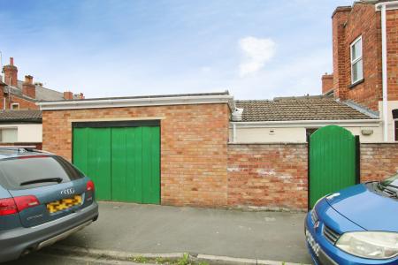 2 bedroom Terraced House for sale in Hood Street, Lincoln, LN5