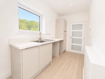 2 bedroom Detached bungalow for sale in The View, Cypress Way, Burton Waters, LN1