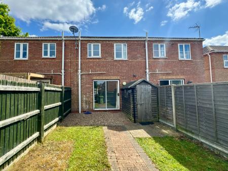 2 bedroom Terraced House for sale in Daubeney Avenue, Saxilby, LN1