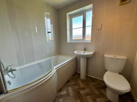 2 bedroom Terraced House for sale in Daubeney Avenue, Saxilby, LN1