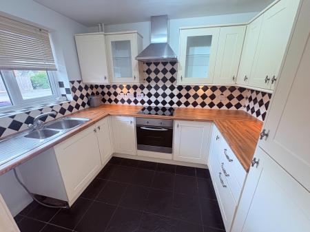 2 bedroom Terraced House for sale in Daubeney Avenue, Saxilby, LN1