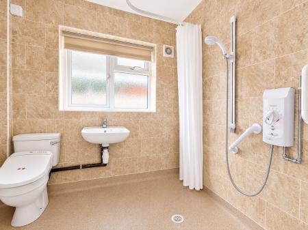 3 bedroom Detached bungalow for sale in Kennedy Road, Bracebridge Heath, LN4