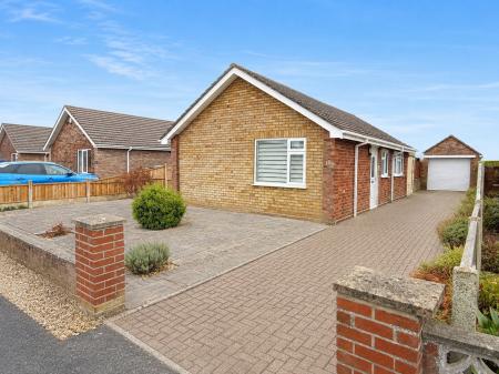 3 bedroom Detached bungalow for sale in Kennedy Road, Bracebridge Heath, LN4