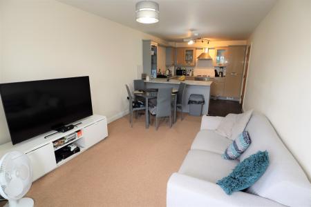 2 bedroom Flat to let in Riverside Drive, Lincoln, LN5