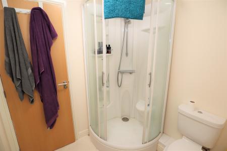 2 bedroom Flat to let in Riverside Drive, Lincoln, LN5