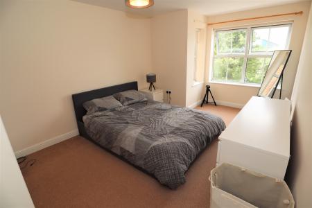 2 bedroom Flat to let in Riverside Drive, Lincoln, LN5