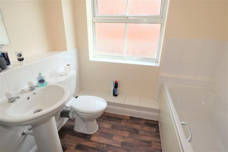 2 bedroom Flat to let in Riverside Drive, Lincoln, LN5