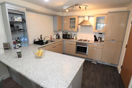 2 bedroom Flat to let in Riverside Drive, Lincoln, LN5