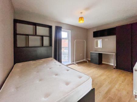 4 bedroom Terraced House to let in St Botolphs Crescent, Lincoln, LN5