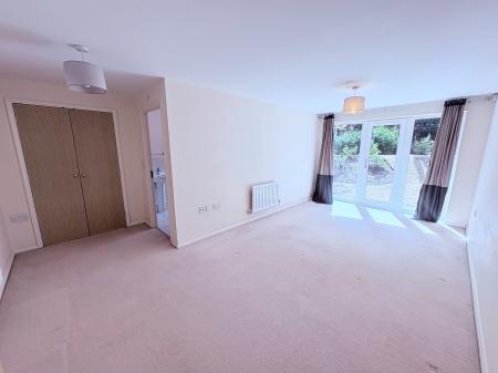 2 bedroom Flat for sale in Manton Road, Lincoln, LN2