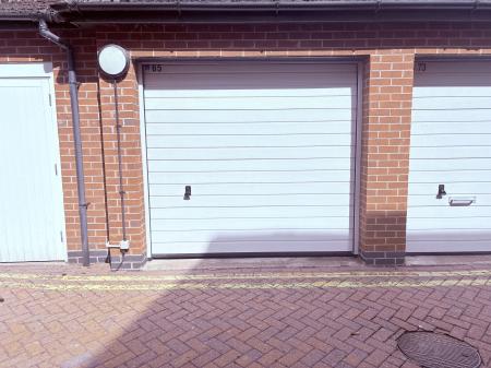2 bedroom Flat for sale in Manton Road, Lincoln, LN2