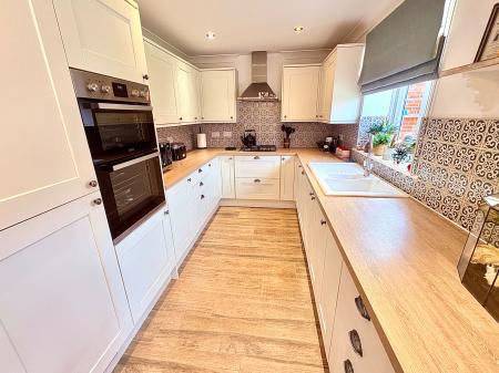 3 bedroom Detached house for sale in Rowan Avenue, Saxilby, LN1