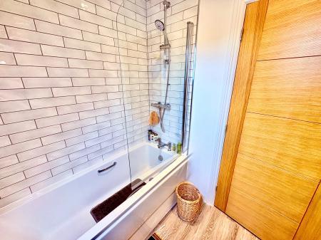 3 bedroom Detached house for sale in Rowan Avenue, Saxilby, LN1