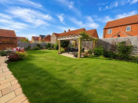 3 bedroom Detached house for sale in Rowan Avenue, Saxilby, LN1